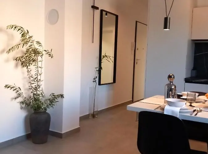 Urban Apartment *